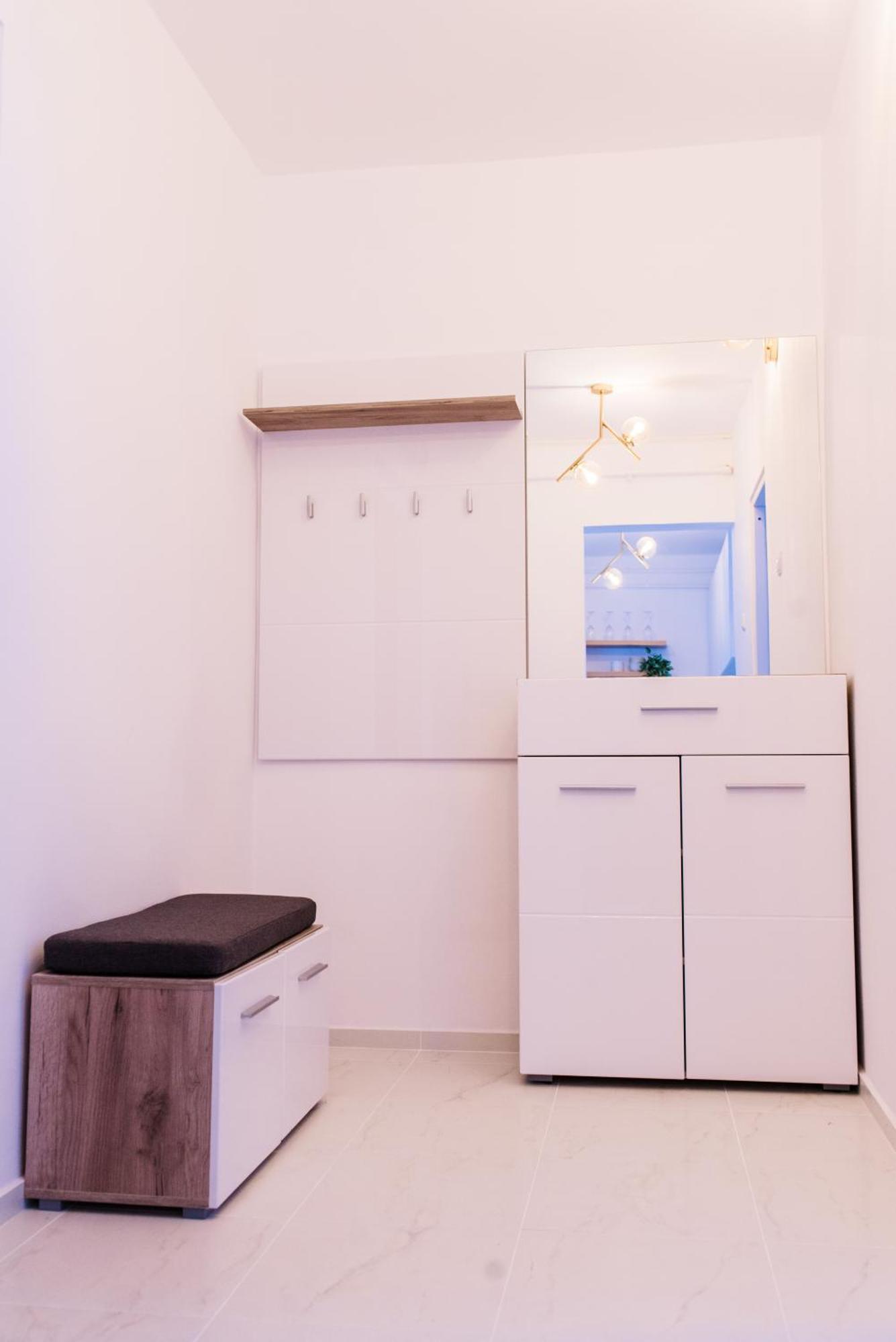 סאטו מארה Riverside White Apartment מראה חיצוני תמונה